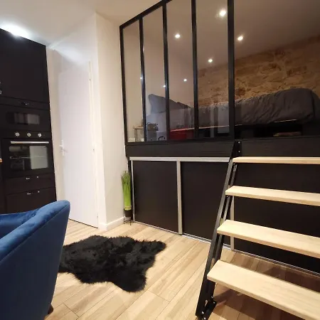 Atypique Immeuble De 1820 * 퓨멜