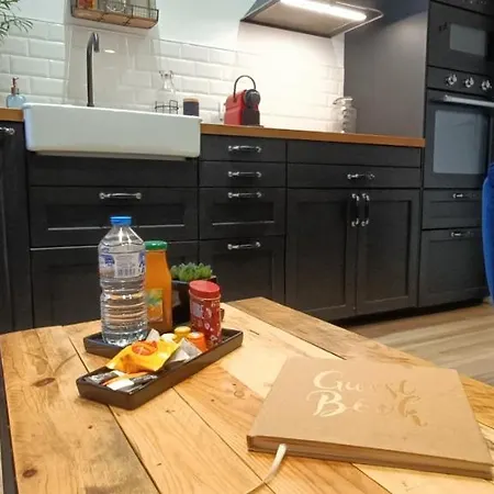 Atypique Immeuble De 1820 Lägenhet *