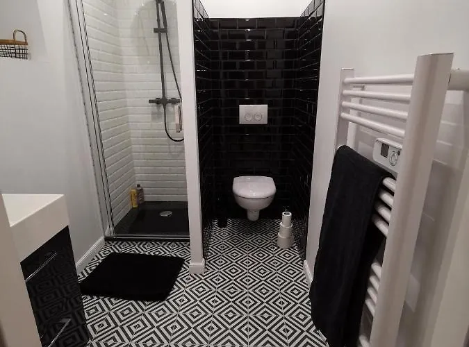 아파트 Atypique Immeuble De 1820 퓨멜