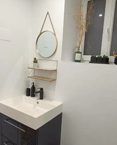 Atypique Dans Bel Immeuble De 1820 Appartement Fumel